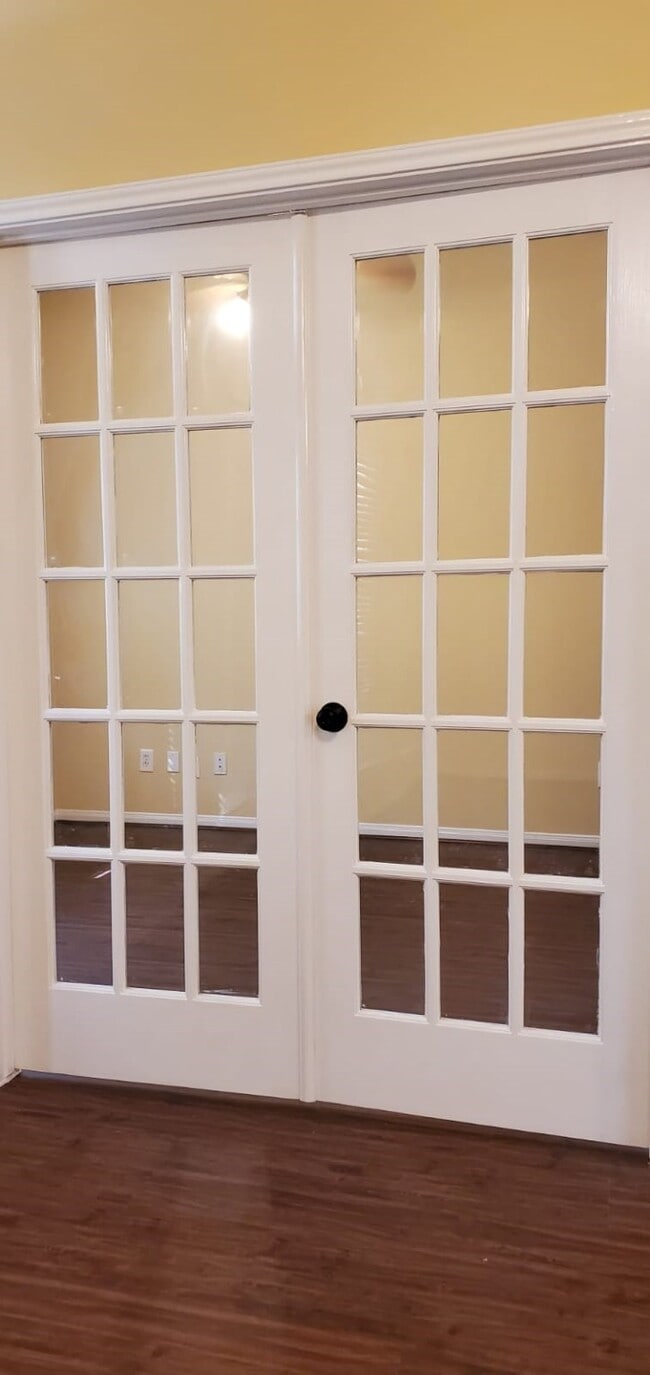 property at 7227 Colony Bend Ln