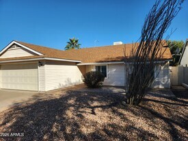 15641 N 63rd Way in Scottsdale, AZ - Building Photo