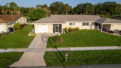 13401 Vía Vesta in Delray Beach, FL - Building Photo - Building Photo