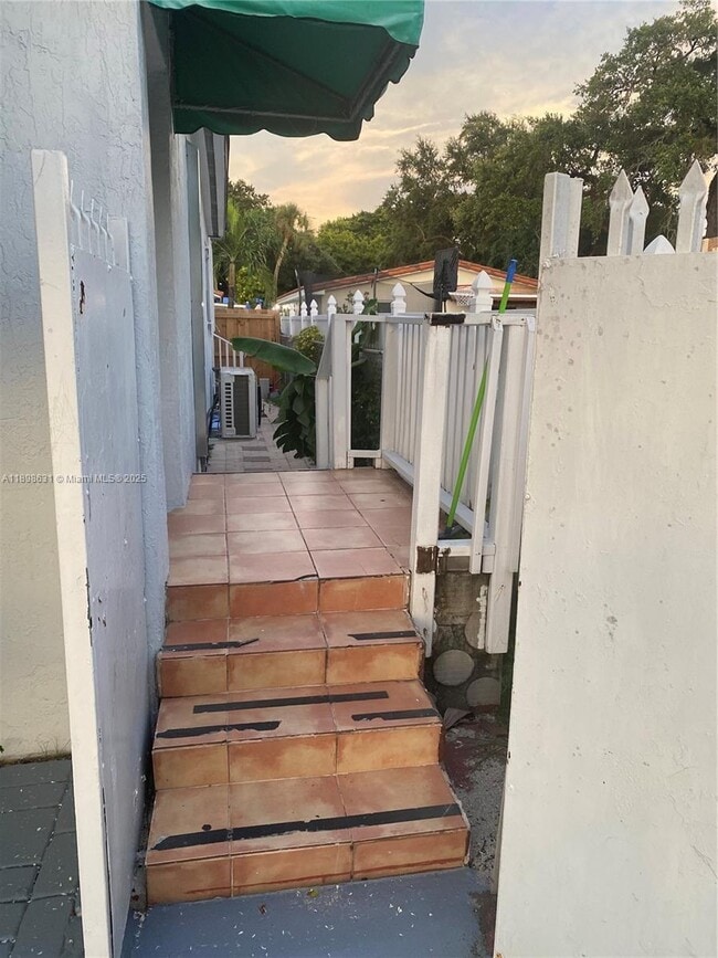 1631 NW 29th Ave in Miami, FL - Building Photo - Building Photo