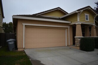 570 Barclay Way in Merced, CA - Building Photo - Building Photo