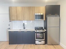 46 Van Reipen Ave, Unit 3F Apartments