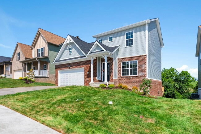 property at 921 Camden Ct