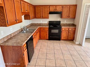 1696 Cherry Creek Dr in Southaven, MS - Building Photo - Building Photo