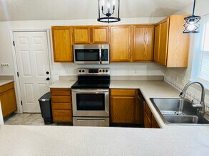 4557 Butler Ave in Omaha, NE - Foto de edificio - Building Photo