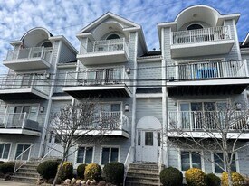 145 Monroe Blvd in Long Beach, NY - Building Photo