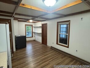 114 Thorndike St in Cambridge, MA - Building Photo - Building Photo