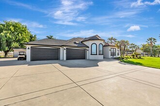 1353 Perry Ct. in Hollister, CA - Building Photo - Building Photo