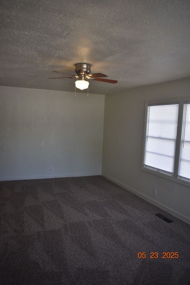 28 W Geary St in Stockton, CA - Building Photo - Building Photo