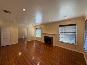 816-816 N Adams St in Glendale, CA - Building Photo - Building Photo