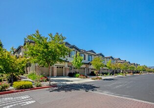 Willow Glen Place in San Jose, CA - Foto de edificio - Building Photo