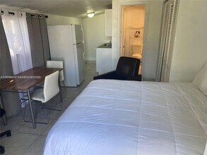 7121 Taft St in Hollywood, FL - Building Photo - Building Photo