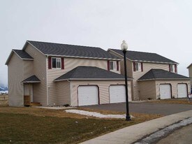 1081 N River Rock Dr in Belgrade, MT - Building Photo