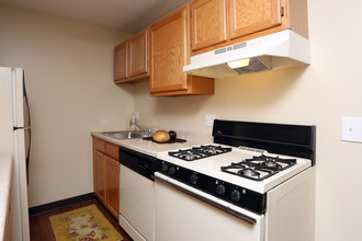 Summit Ridge Apartments in Akron, OH - Building Photo - Interior Photo