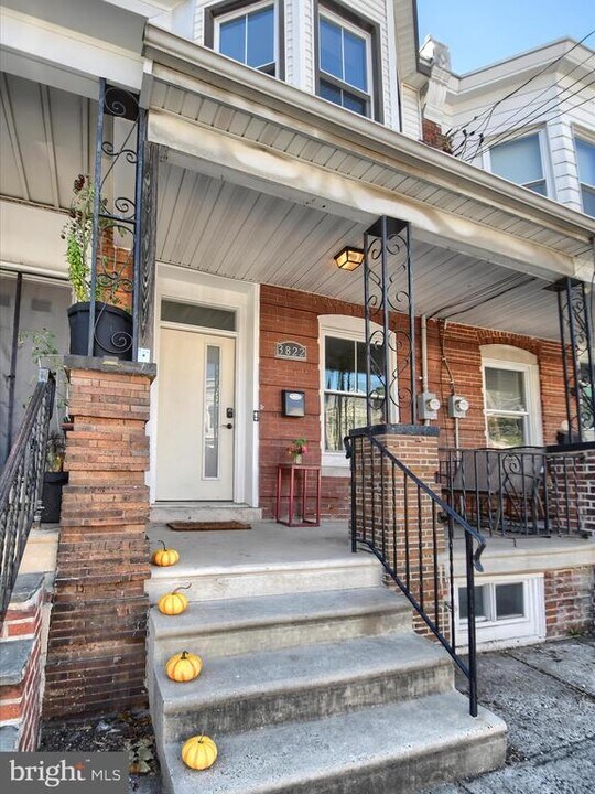 3822 Manayunk Ave in Philadelphia, PA - Foto de edificio