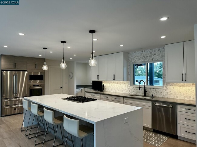 property at 226 Alderbrook Pl