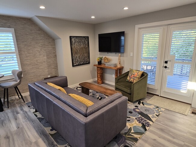 904 Station St, Unit The Nest