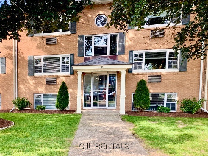 155 Massachusetts Ave in Arlington, MA - Building Photo