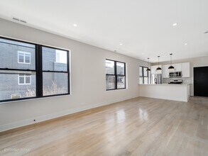 846 N Ashland Ave in Chicago, IL - Building Photo - Building Photo