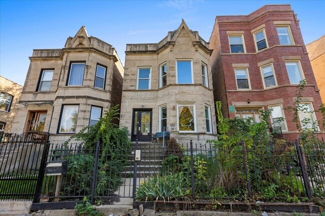 3145 W Augusta Blvd