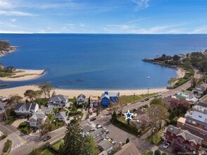 232 Hillspoint Rd in Westport, CT - Building Photo - Building Photo