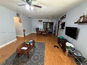 1160 NW 77th Way in Pembroke Pines, FL - Building Photo - Building Photo