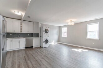 515 W Girard Ave, Unit 3 in Philadelphia, PA - Building Photo - Building Photo