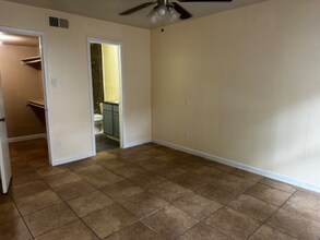 9797 Leawood Blvd in Houston, TX - Foto de edificio - Building Photo