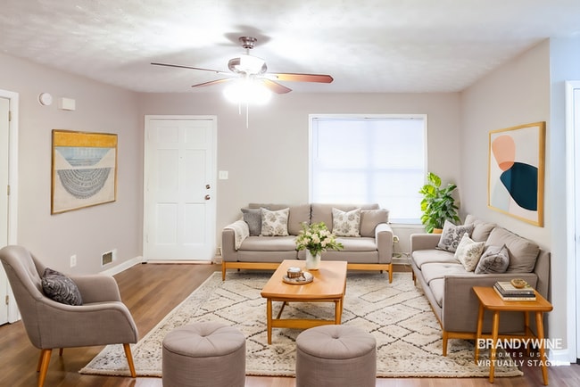 235 Winston Dr in Mcdonough, GA - Foto de edificio - Building Photo