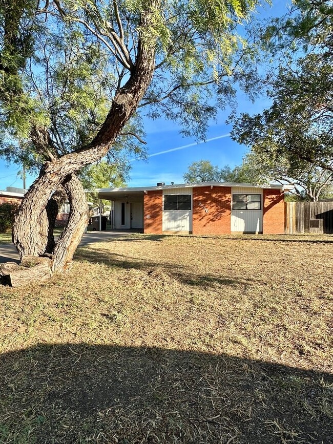 2716 Southwestern Ave in San Angelo, TX - Building Photo - Building Photo