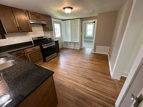 204 S 11th St in Heber Springs, AR - Foto de edificio - Building Photo