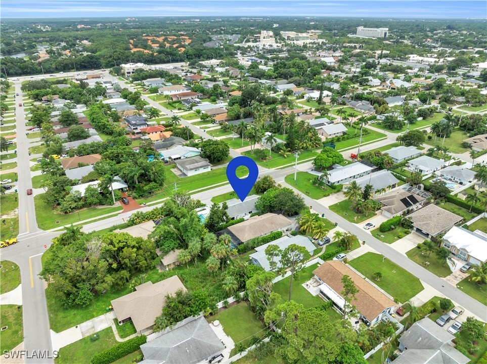 797 95th Ave N in Naples, FL - Foto de edificio