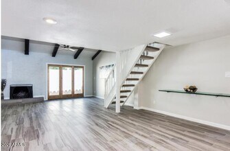 2 E Loma Ln in Phoenix, AZ - Building Photo - Building Photo