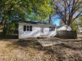 3220 N Gale Ave in Peoria, IL - Building Photo