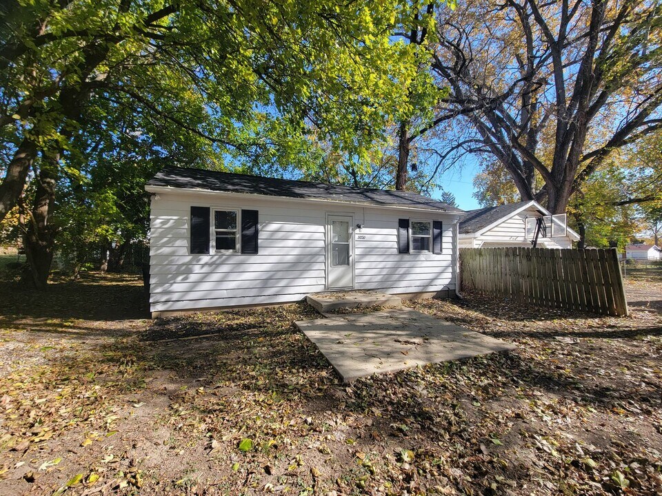 3220 N Gale Ave in Peoria, IL - Building Photo