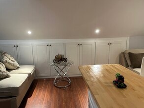 8 Bunting Ln, Unit Yolanda Giraldo in Levittown, NY - Foto de edificio - Building Photo