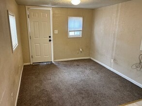 312 W 2nd St in Junction City, KS - Building Photo - Building Photo