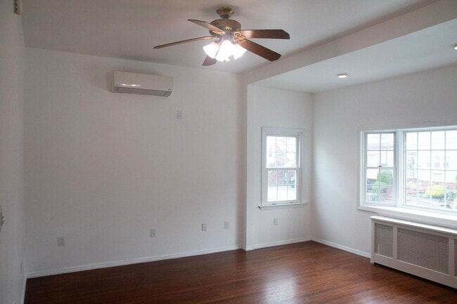 16 E 44th St in Bayonne, NJ - Building Photo - Building Photo