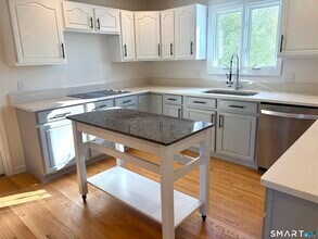 96 Winibig Trail in Shelton, CT - Building Photo - Building Photo