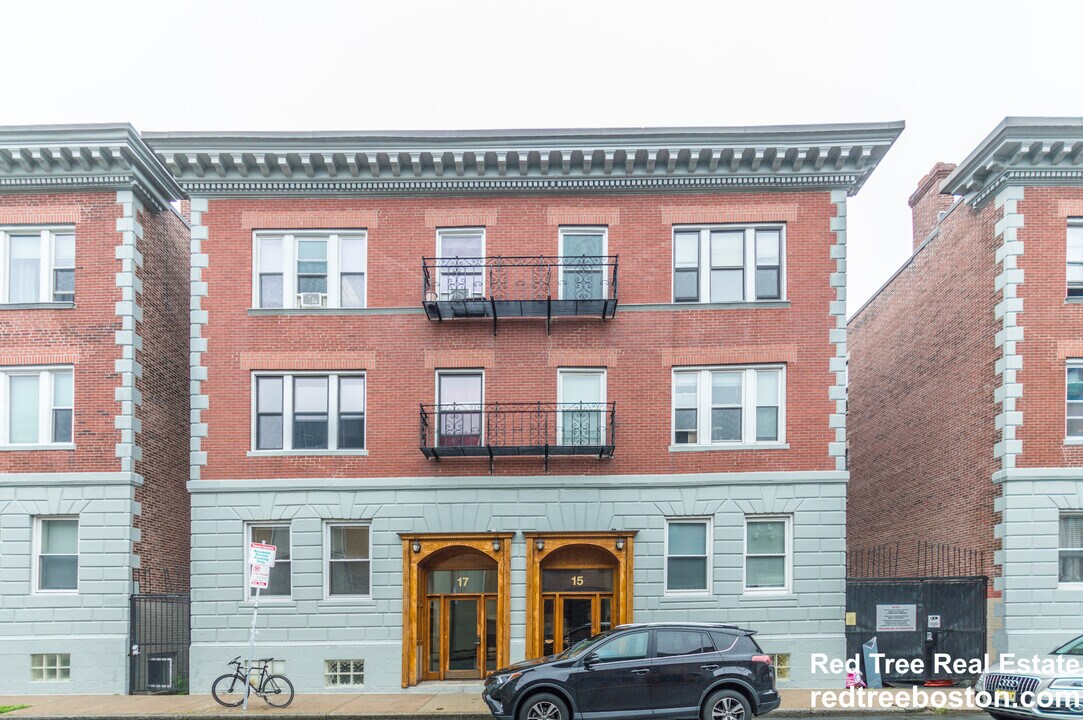 17 Aberdeen St in Boston, MA - Building Photo