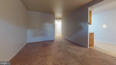 717 Red Lion Rd, Unit 1 in Philadelphia, PA - Building Photo - Building Photo