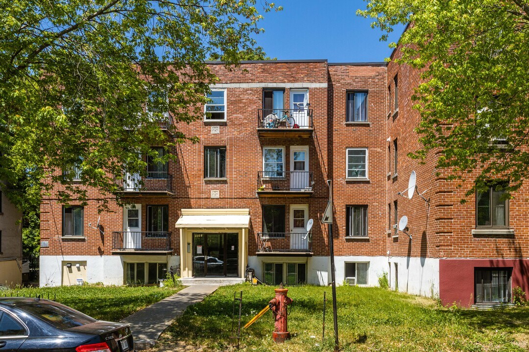 4831 Barclay Av in Montréal, QC - Building Photo