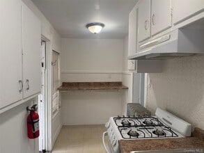 49 Lake Ave, Unit 2 in Middletown, NY - Building Photo - Building Photo