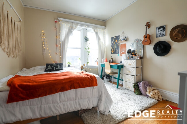 1721 Commonwealth Ave, Unit 2 in Boston, MA - Building Photo - Building Photo