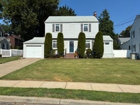 32 Burlington Rd in Clifton, NJ - Building Photo