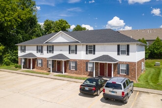 ReNew Edwardsville Apartment Collection in Edwardsville, IL - Foto de edificio - Building Photo