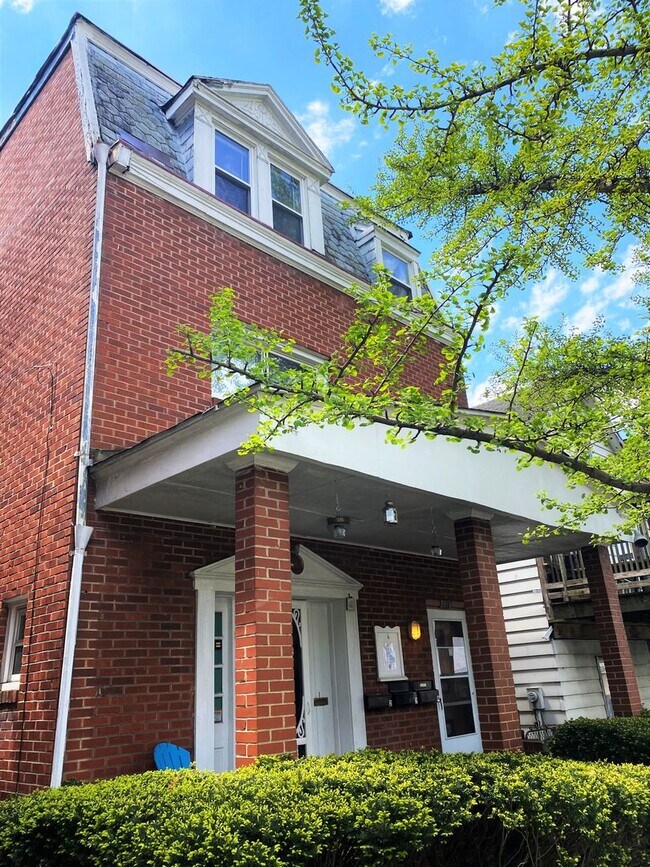 5916 Bryant St in Pittsburgh, PA - Building Photo - Building Photo