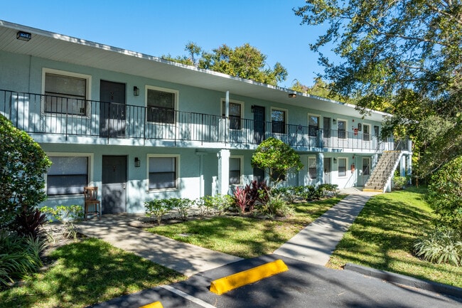 The Apartments at Oak Creek