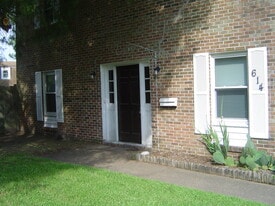 614 Redkirk Ln in Virginia Beach, VA - Building Photo