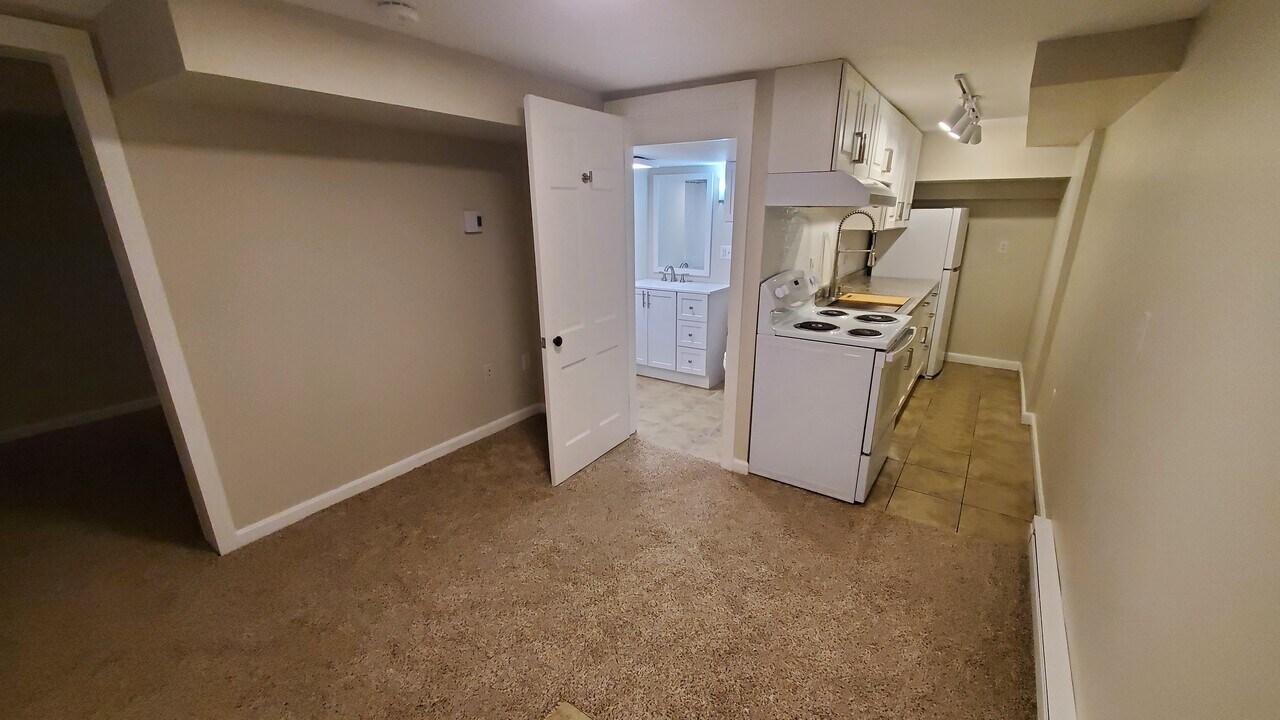 9A Griffiths Drive, Unit 9A in Durham, NH - Building Photo